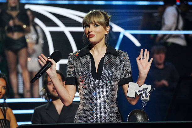 Taylor Swift ‘Shake It Off copyright infringement lawsuit dismissed by a judge